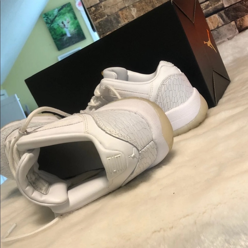 Jordan "heiress" white 11 low 🤍🌬 - Picture 4 of 6